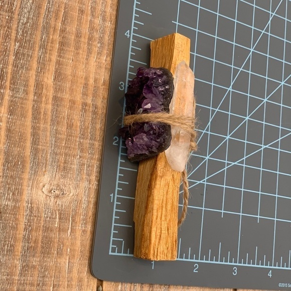 Crystal Quartz, Amethyst Cluster & Palo Santo Set - Picture 4 of 5
